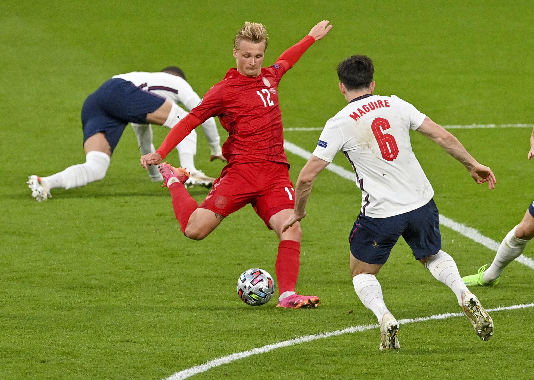 丹麦选手受伤退出比赛,抢眼表现被称赞 丹麦选手受伤退出比赛,抢眼表现被称赞