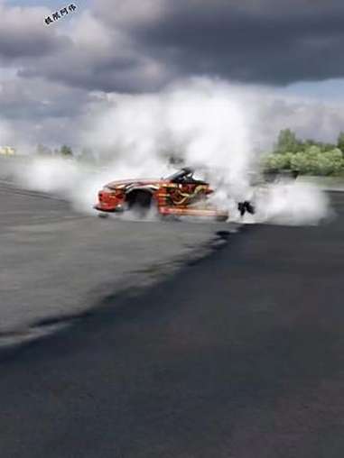 惊险犹如赛车漂移，一波三折
