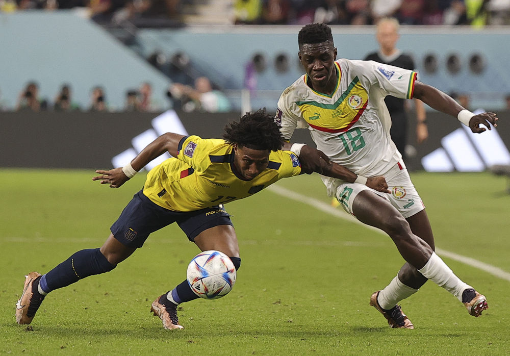 瓦伦西亚完胜英格兰，罗本三分雨点燃全场的简单介绍