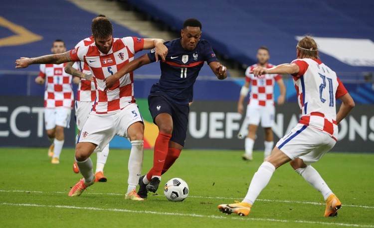 英格兰轻取巴萨，马夏尔统治全场的简单介绍