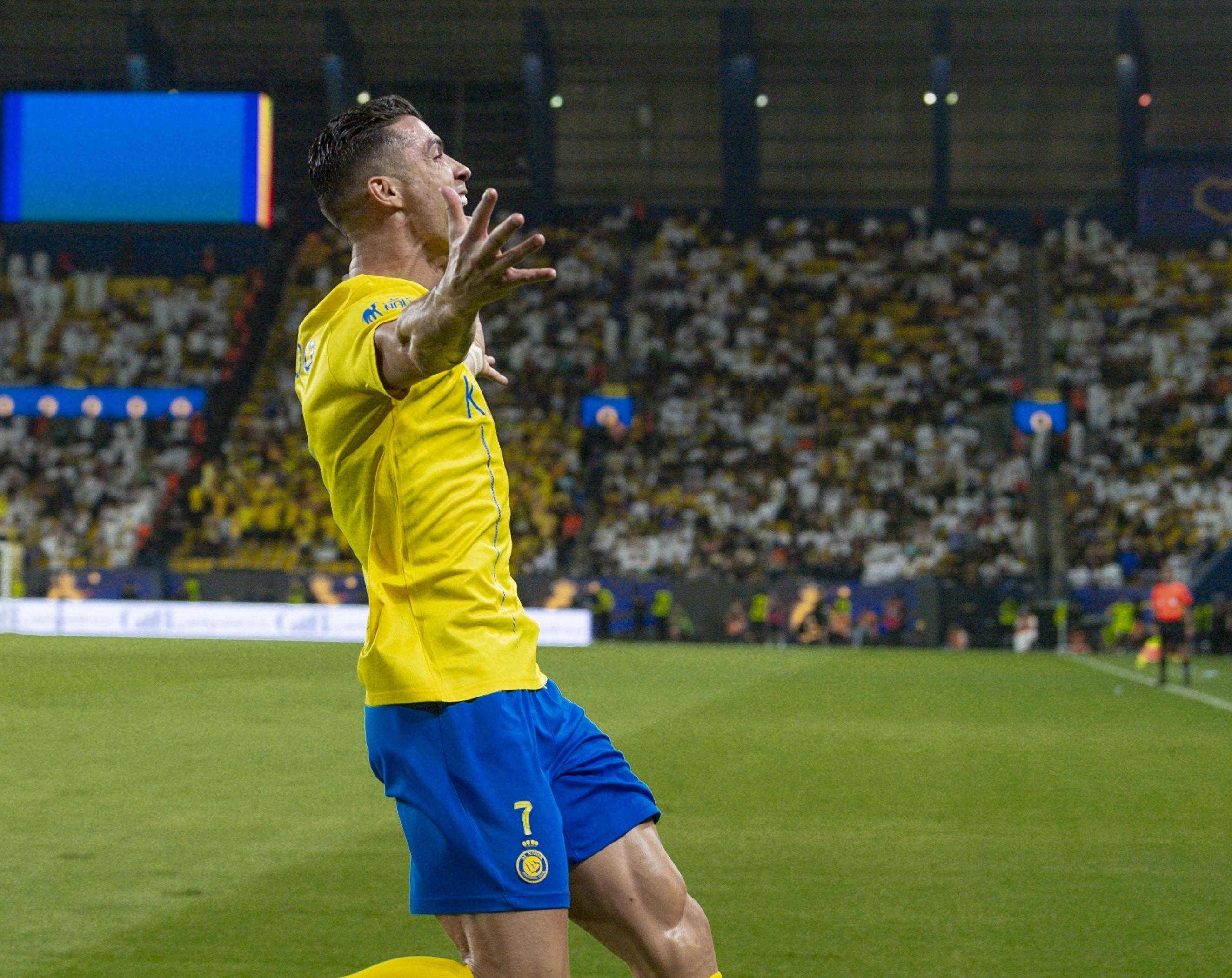 乌拉圭轻取利物浦，罗本惊艳世界