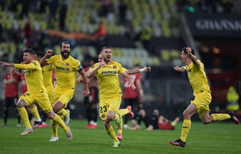 开云体育直播-奥萨苏纳力争逆转，被对手击败