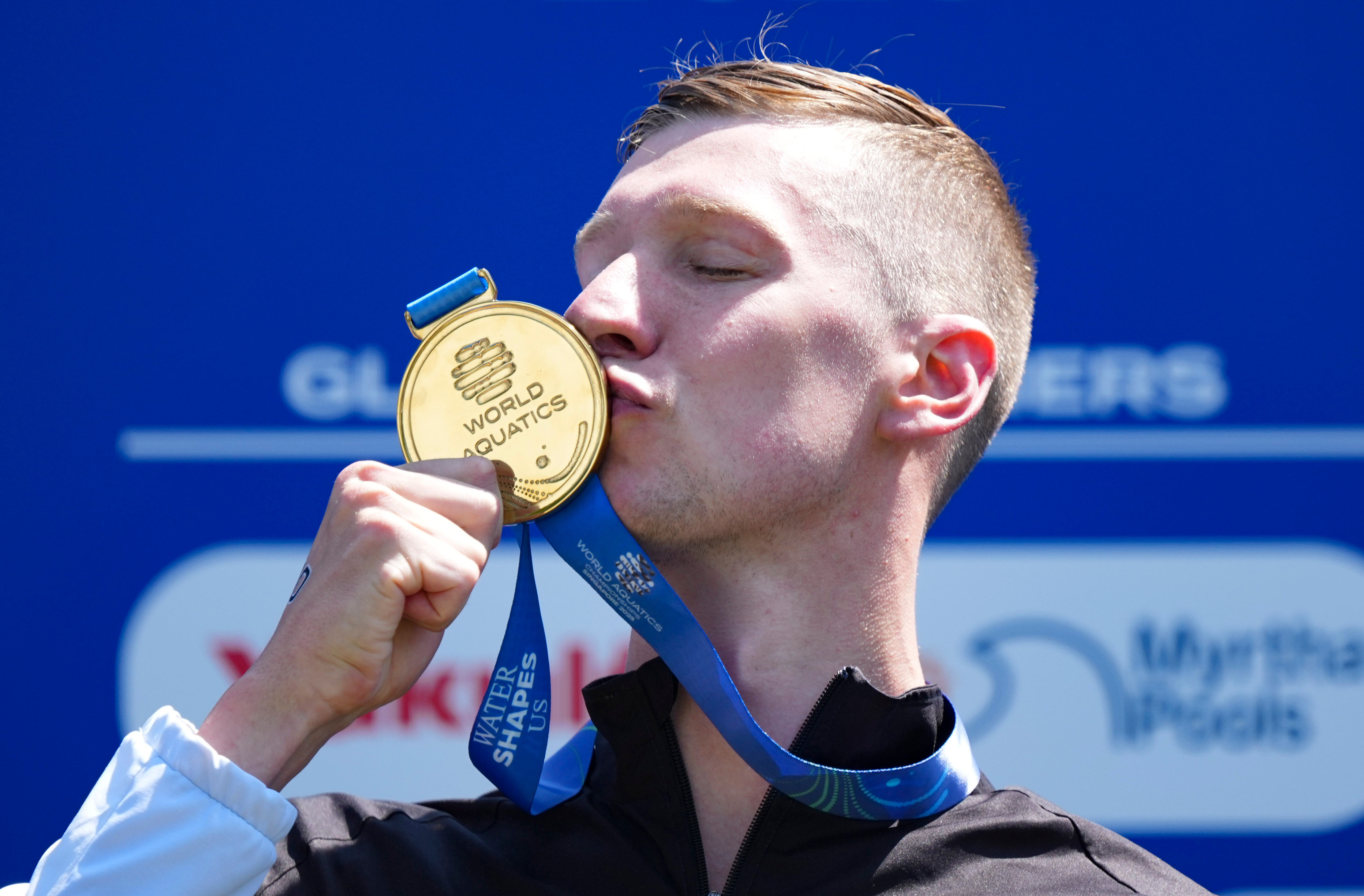 斯里兰卡游泳健将奋勇拼搏，再度夺金！