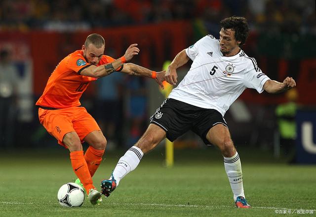 荷兰队在挑战比利时的比赛中获得胜利 荷兰队在挑战比利时的比赛中获得胜利