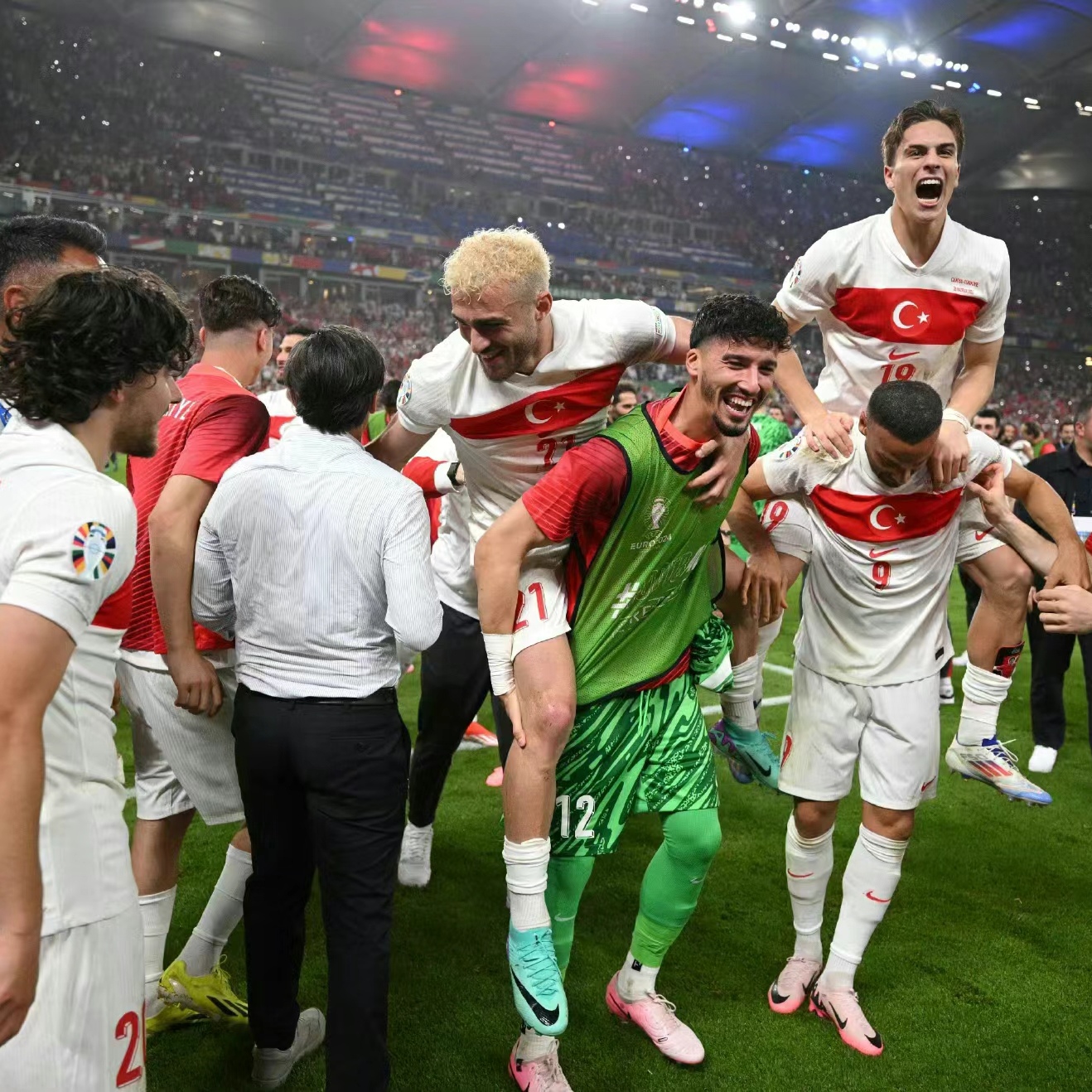 包含欧预赛:连胜无人能敌，实力的碾压不容小觑！的词条