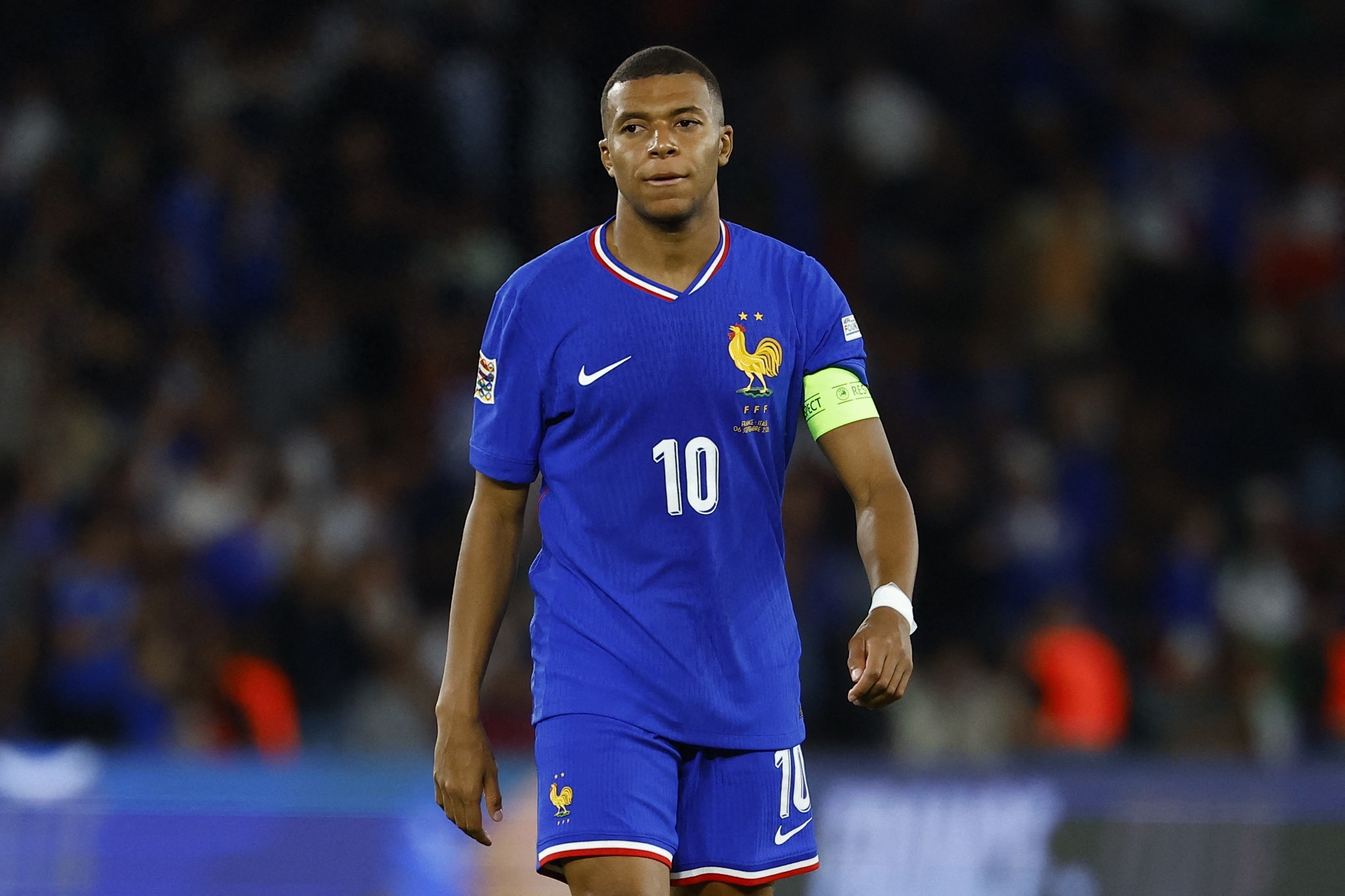 包含雷恩客场一球小负，法甲冠军悬念再起的词条