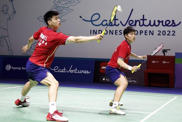 包含韩国队险胜马来西亚队，黄鸭组合关键制胜的词条