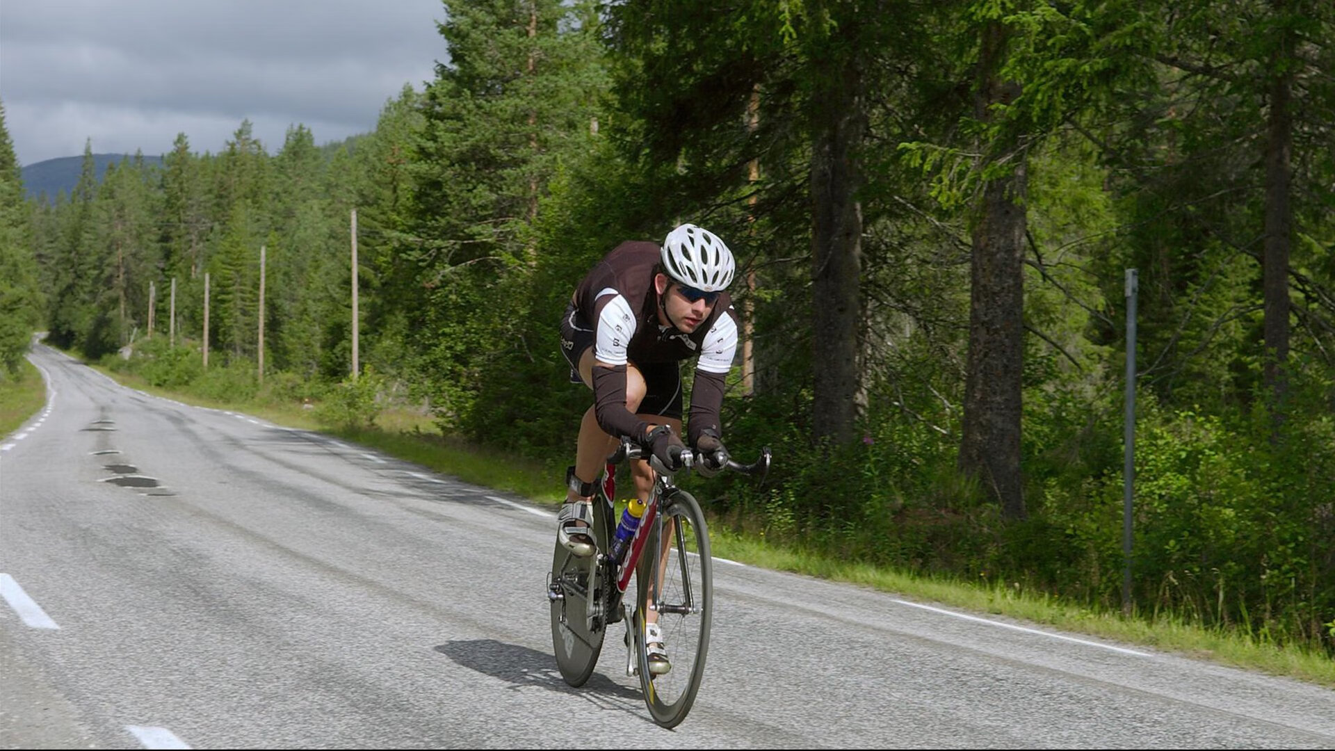 冰与火的碰撞,加拿大单节风暴如何撕裂美国梦,欧冠决赛焦点战的跨洋启示
