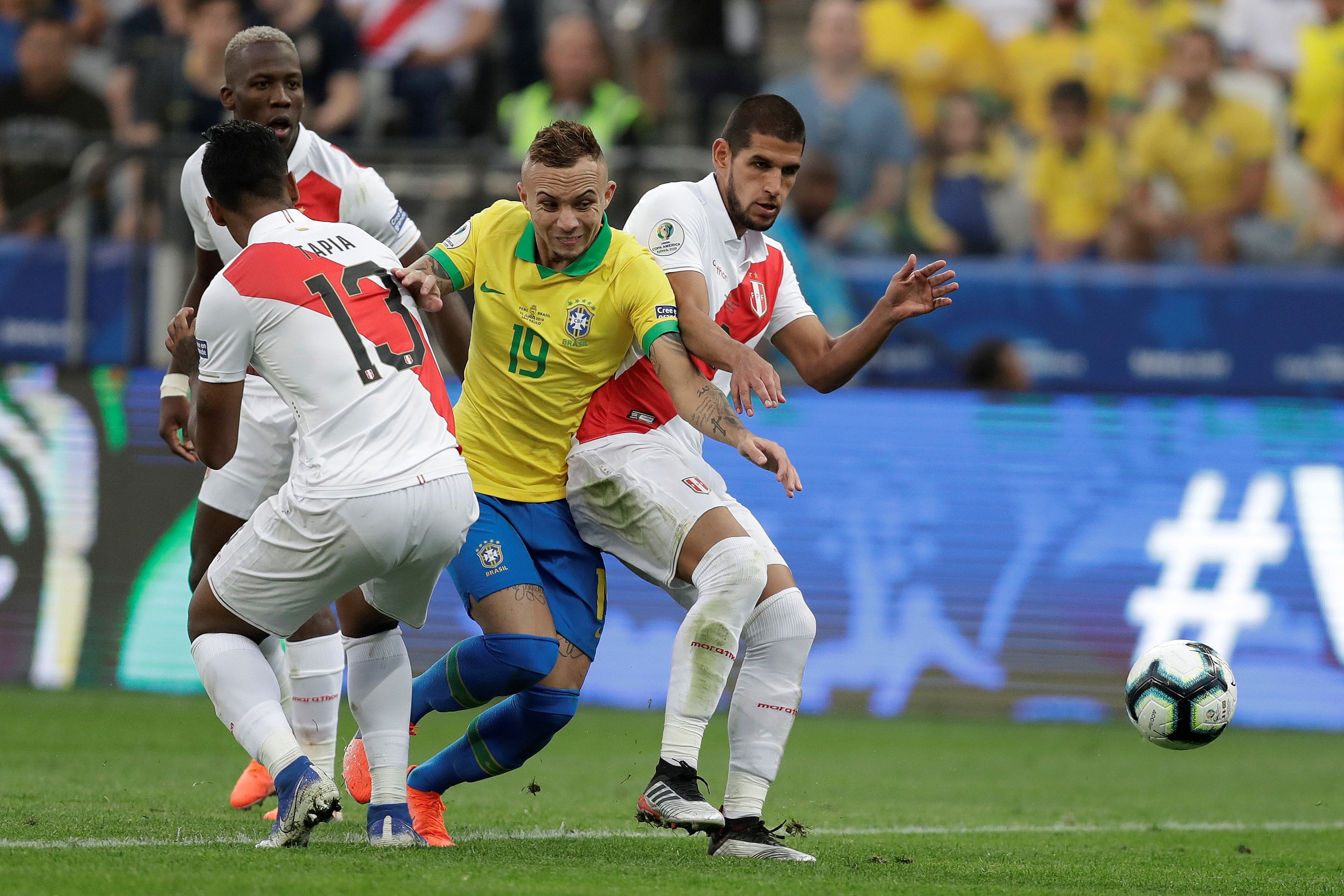 韩国逆转智利，库尔图瓦扛起全队的简单介绍