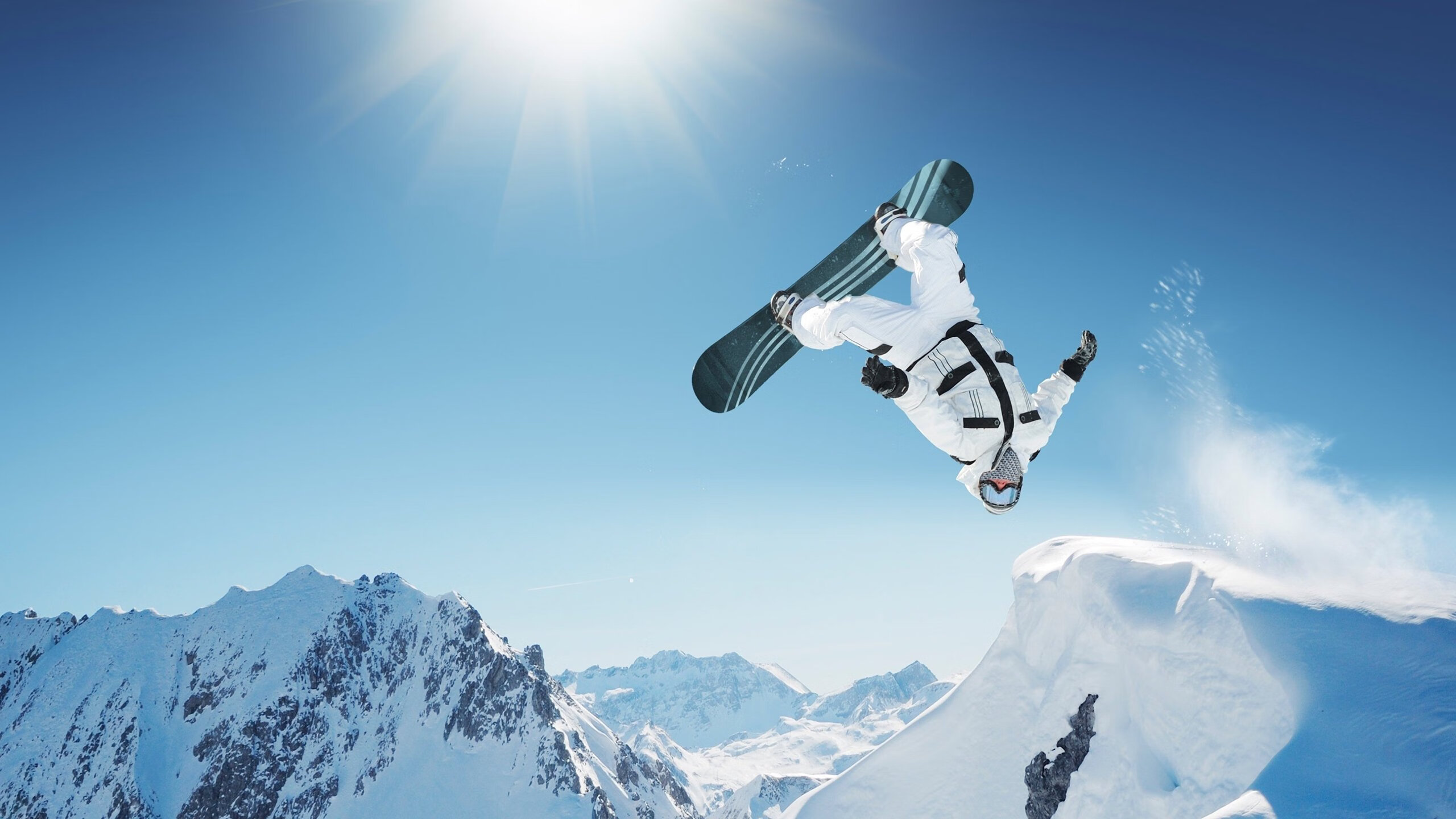 绿茵与赛道，当AC米兰征服加拿大，孙兴慜在F1街道赛上演速度艺术