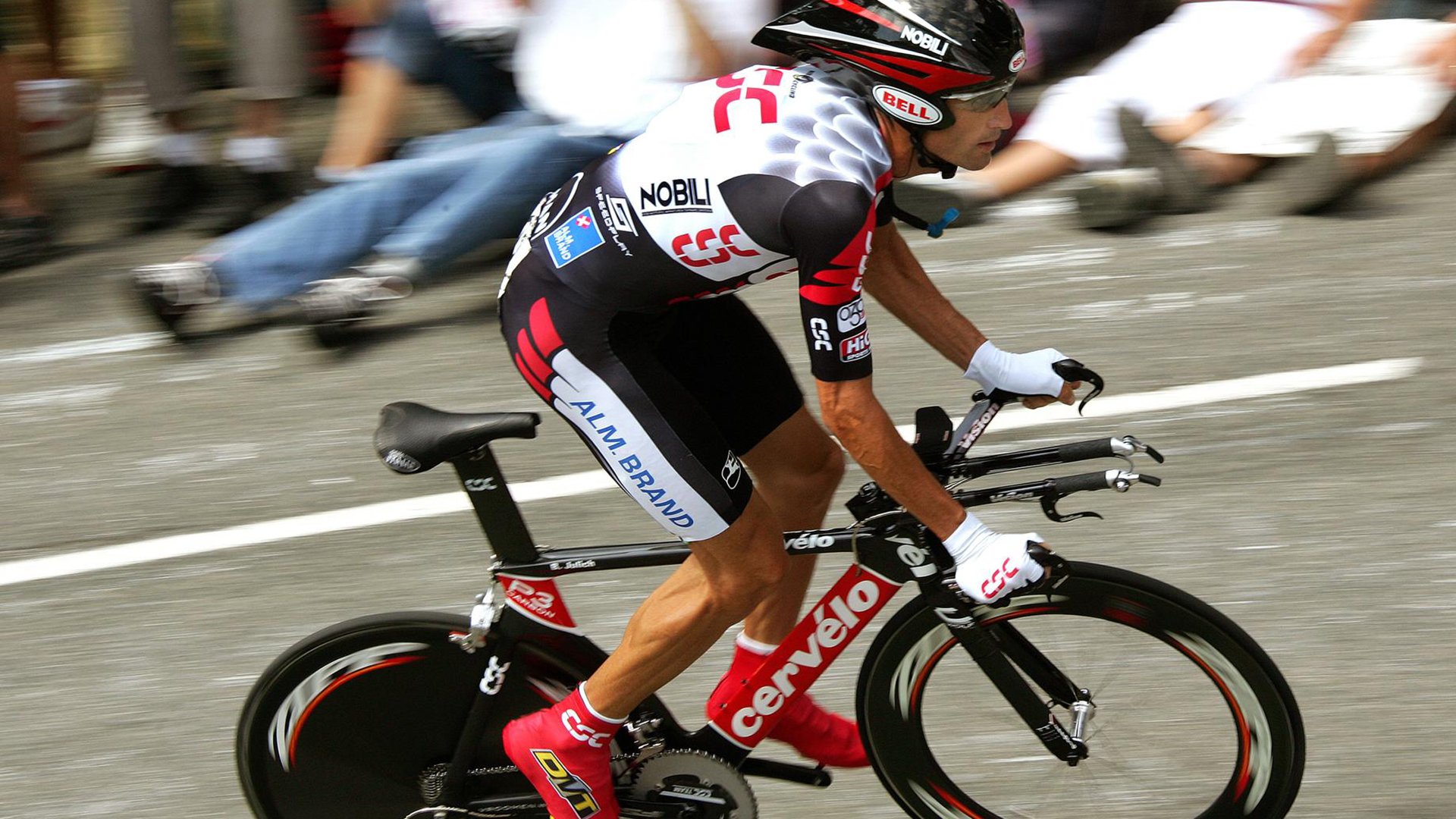 当神与机器同时降临，苏亚雷斯爆发之夜与克罗地亚的冰冷粉碎